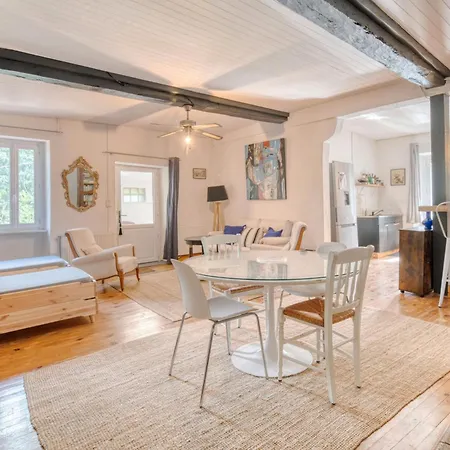 Hébergement de vacances Charmante Et élégante Ferme Rénovée *