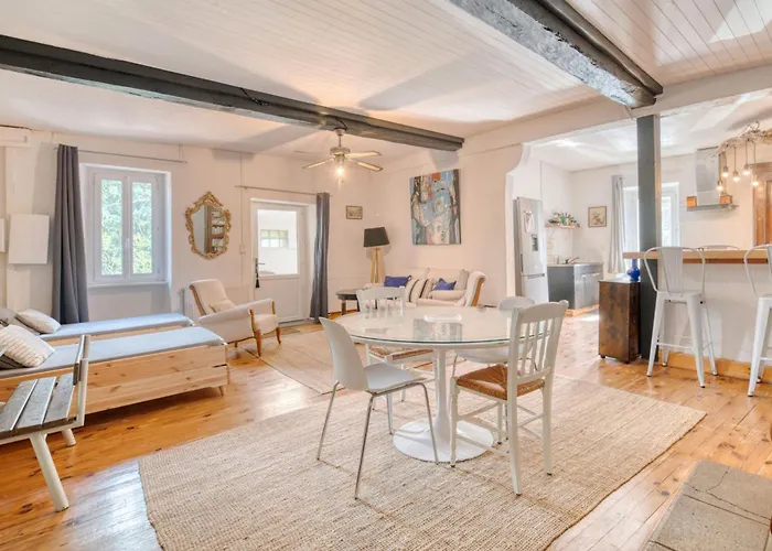 Дом отдыха Charmante Et Elegante Ferme Renovee *